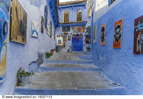 Chefchaouen ist eine Stadt im Nordwesten Marokkos  die für ihre in Blautönen gehaltenen Gebäude bekannt ist