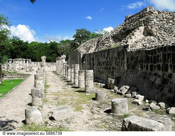 Chichen Itza Chichen-Itza Ruine Säule Mexiko alt Temple of Warriors Kriegertempel Yucatan