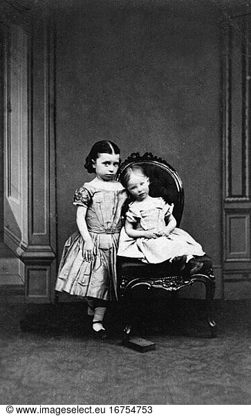 Children / Portrait / Photograph. Double portrait of two little girls (sisters). Studio photo  undated  c. 1865
(C.Henshall  Hanley).
From a private photo album.
Archie Miles Collection 
Berlin  Sammlung Archiv für Kunst und Geschichte.