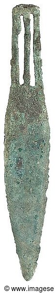 CHINA  Bronzemesser  China  Shang-Periode um 1500 v. Chr. Bronze mit krustiger  grÃ¼nlicher Patina. Einteilig gegossenes Messer  die blattfÃ¶rmige Klinge mit einseitiger Mittelrippe. Griff aus drei durch einen Knaufsteg verbundenen Rippen. LÃ¤nge 22 cm. Provenienz: Norddeutsche Privatsammlung  in den 1960er/70er Jahren erworben.