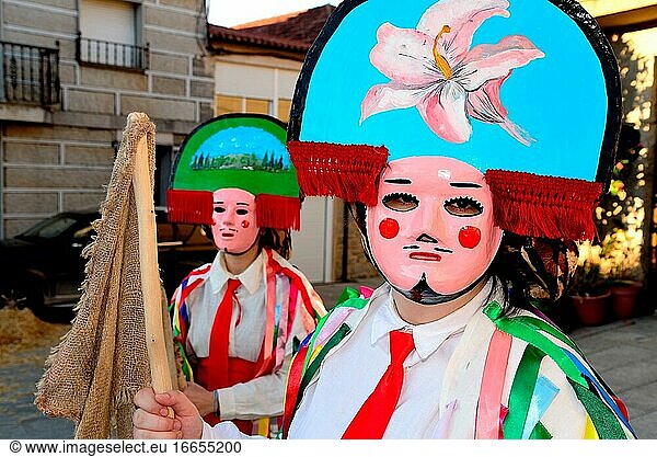 Chocalleiros. Traditionelle Maske der Entroido in Vilardevos  Orense  Spanien.