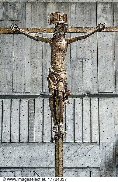 Christus am Kreuz  St. Hedwig  römisch-katholischen Pfarrkirche im Stadtteil Thingers  Kempten  Allgäu  Bayern  Deutschland  Europa
