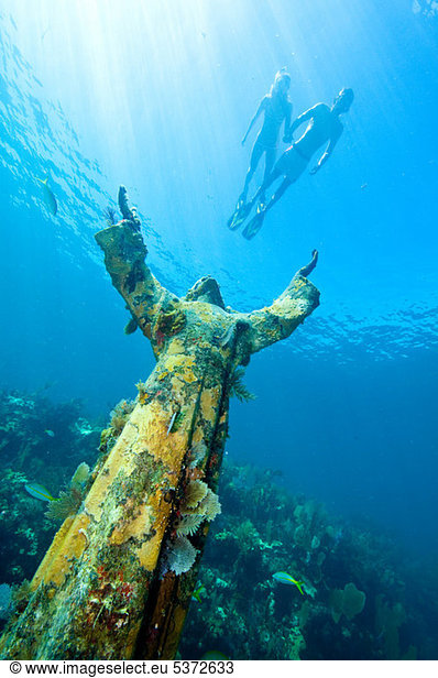 Christus des Abgrunds Statue