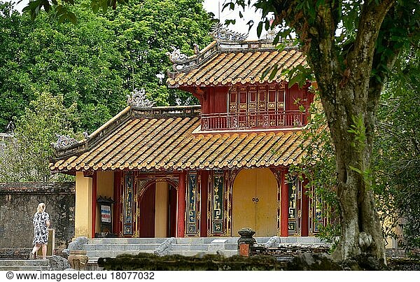 Chuong Duc Tor  Tor der glorreichen Tugend  Kaiserliche Grabstätte Minh Mang  Hue  Vietnam  Asien