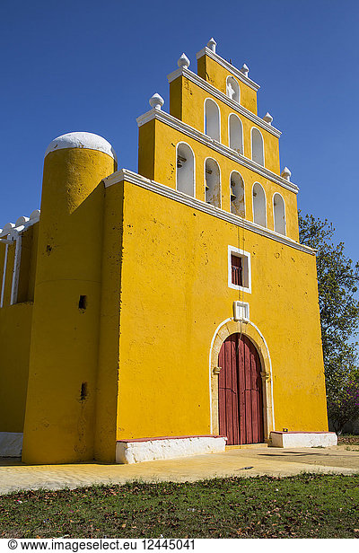 Church of San Pedro Apostol  founded in the seventeenth century  Tekal de Venegas  Yucatan  Mexico