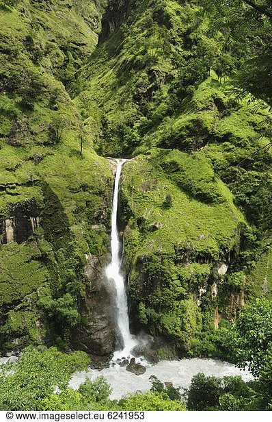 Chyamche Falls  Marsyangdi River Valley  Annapurna Conservation Area  Gandaki  Western Region (Pashchimanchal)  Nepal  Asia