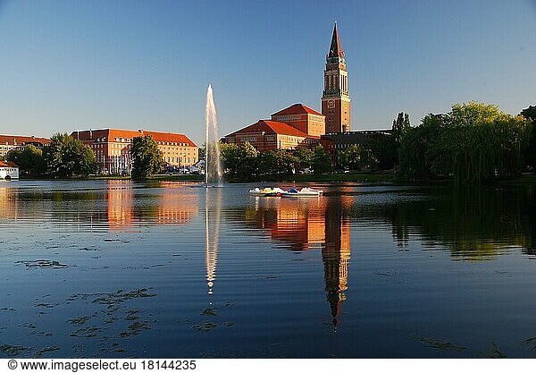 City Hall  Opera House  Little Kiel  Pond  Kiel  Schleswig-Holstein  Germany  Europe
