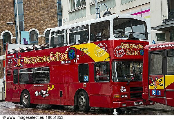 City Sightseeing Bus  Doppeldeckerbus  Belfast  Nordirland  Großbritannien  Europa