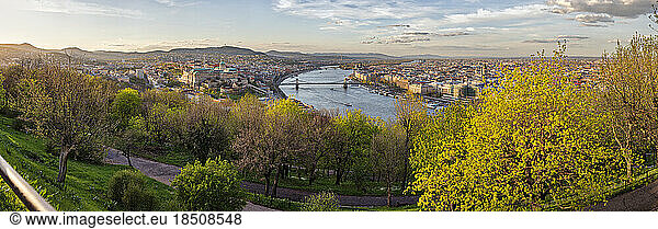Cityscape with Chain bridge over Danube river  Budapest  Hungary