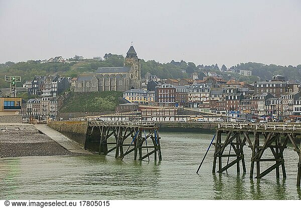Coastal village of Le Treport at the mouth of the Bresle on the English Channel with Saint-Jacques church  Seine-Maritime department  Normandy region  France  Europe