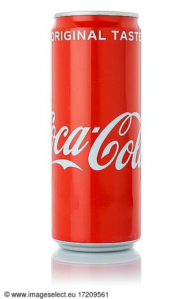 Coca Cola Coca-Cola Limonade Softdrink Getränk in Dose Freisteller freigestellt isoliert vor einem weißen Hintergrund in Deutschland