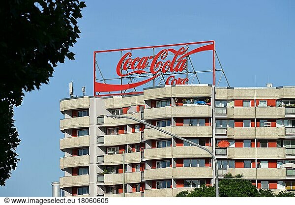 Coca Cola  Werbung  Leipziger Straße  Mitte  Berlin  Deutschland  Europa