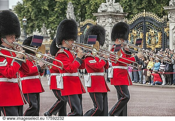 Coldstream guards band playing at changing of the guard  Buckingham Palace  London  England  UK