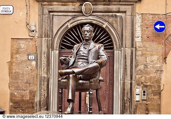 Composer Giacomo Puccini Statue  Giacomo Antonio Domenico Michele Secondo Maria Puccini  Piazza della Cittadella square  Lucca  Tuscany  Italy  Europe.