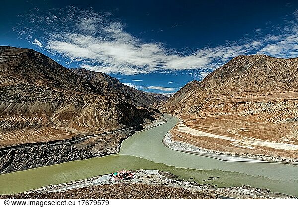 Confluence of Indus and Zanskar Rivers in Himalayas. Indus valley  Ladakh  India  Asia