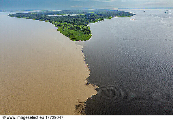 Confluence of the Rio Negro and the Amazon  Manaus  Amazonas state  Brazil  South America