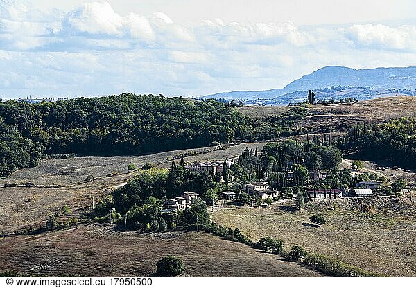 Country houses in hilly landscape  near Montepulciano  Tuscany  Italy  Europe