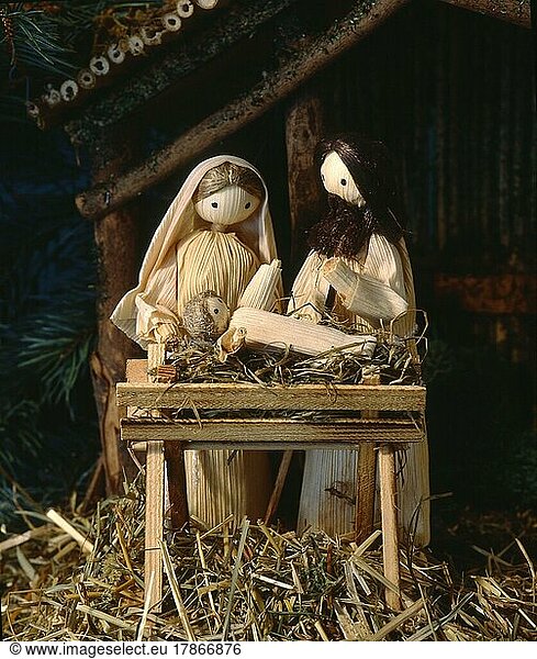 Cradle figures  wooden figures  birth Jesus Christ  Christmas time  Advent  Cradle figures  wooden figures  birth Jesus Christ  yule tide