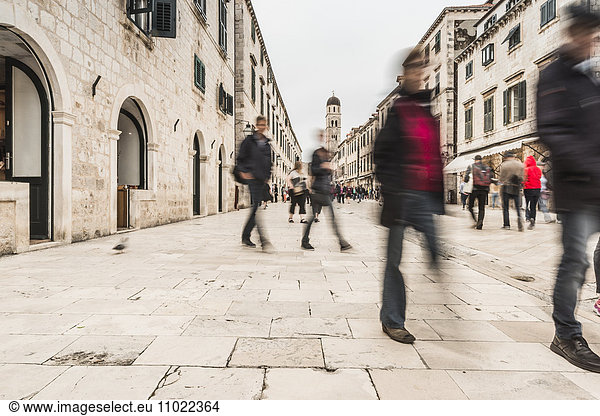 Croatia  Dubrovnik  Stradun with pedestrians