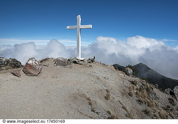 Cross on the summit at Volcan Baru  ( 3475m)