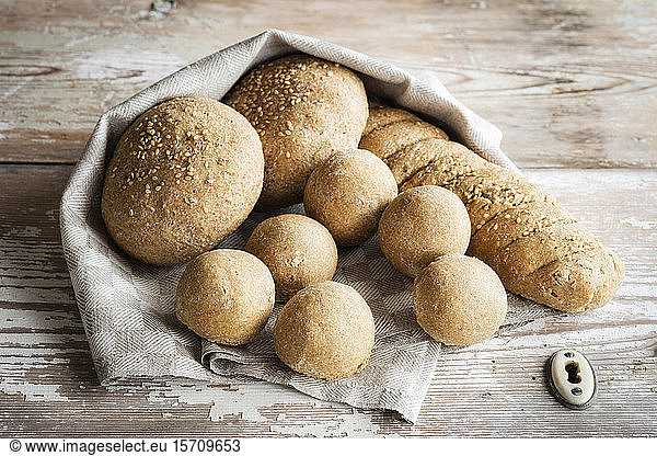 Crunchy home-baked buns and baguette
