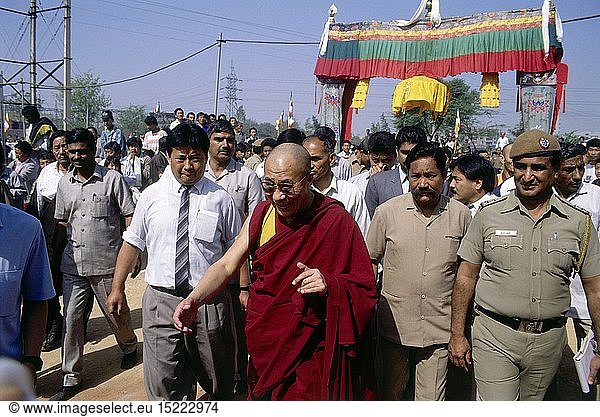 Dalai Lama 14th (Tenzin Gyatso)  * 6.7.1935  Tibetan lama and politician  half length  SOS Children`s Villages  New Delhi  India  March 1991