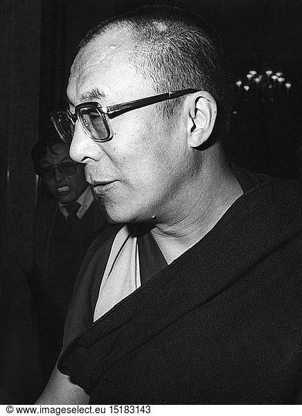 Dalai Lama XIV. (Tenzin Gyatso)  * 6.7.1935  tibet. Geistlicher und Politiker  PortrÃ¤t  1982