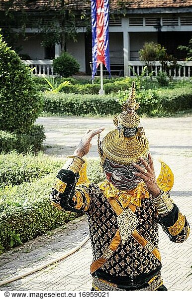 Darsteller mit traditioneller Lakhon-Khol-Maskentanz-Zeremonie im Wat Svay Andet  einem UNESCO-Kulturerbe in der Provinz Kandal  Kambodscha.