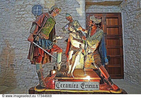 Darstellung der Kreuzigung Jesu  Keramik  16 Jahrhundert  Chiesa San Giuliano  Bergdorf Erice  Sizilien  Italien  Europa