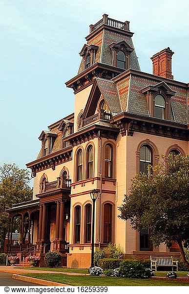 Das Betts House ist eines von mehreren historischen Häusern in New Haven  Connecticut  in denen Büros und Verwaltung der Yale University untergebracht sind.