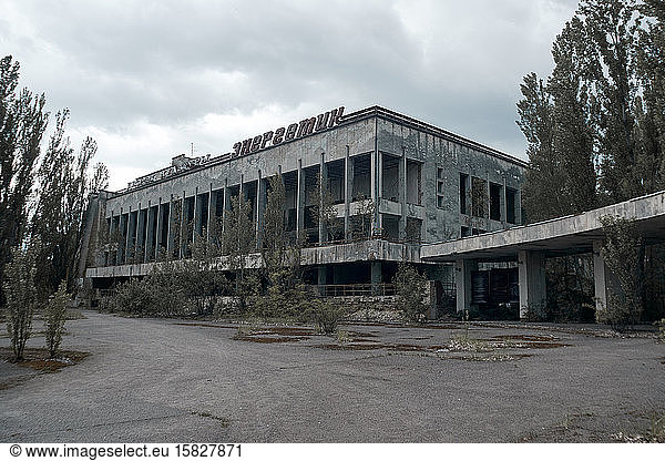 Das Gebäude des Hauses der Kultur in Pripjat. Ausschlusszone von Tschernobyl.