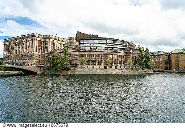 Das Gebäude des schwedischen Parlaments Riksdag im Zentrum von Stockholm