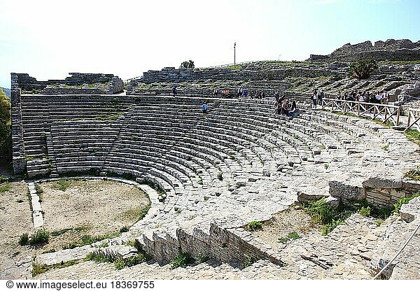 Das griechische Theater in der ehemaligen antiken Stadt Segesta  der Provinz Trapani  Sizilien  Italien  Europa
