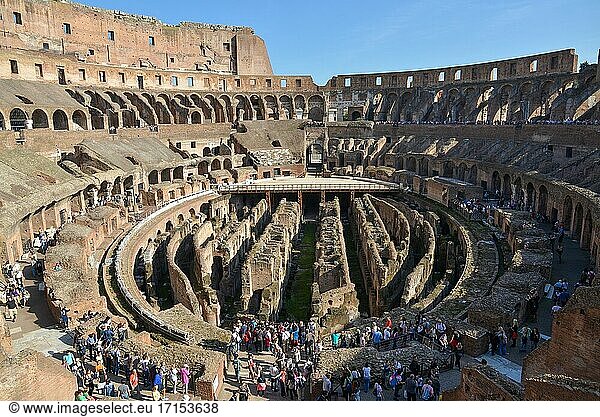 Das Innere des Kolosseums in Rom  Italien