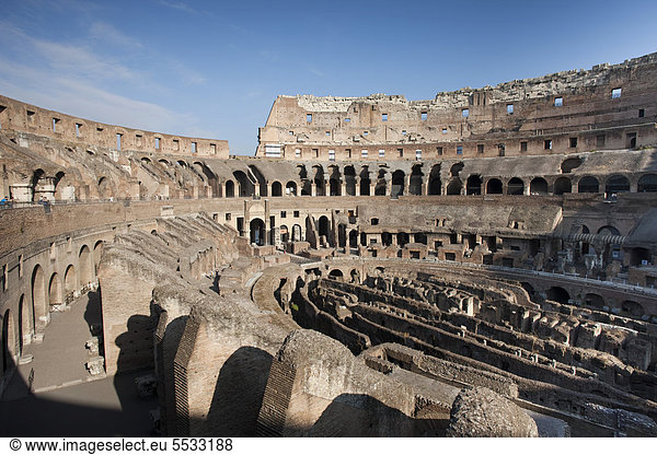 Das Innere im Kolosseum Rom Italien Europa
