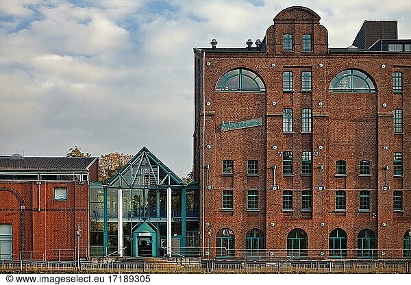 Das Kultur- und stadthistorisches Museum im Innenhafen  Duisburg  Ruhrgebiet  Nordrhein-Westfalen  Deutschland  Europa