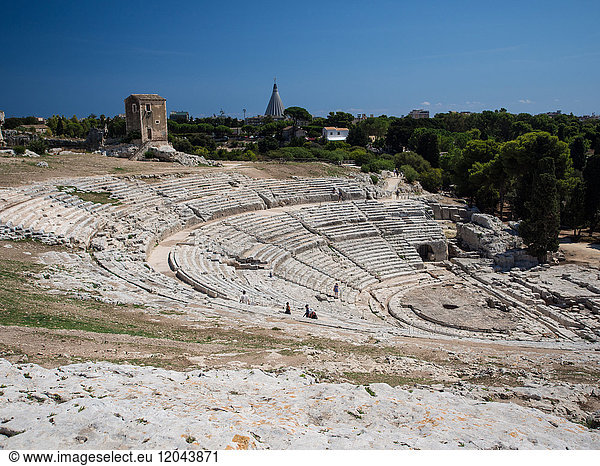 Das Teatro Greco aus dem 5. Jahrhundert v. Chr. Parco Archeologico della Neapolis Syrakus (Siracusa) Sizilien Italien Europa