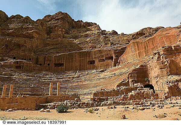 Das Theater  verlassene Felsenstadt Petra  al-Batra  Hauptstadt des Reiches der Nabatäer  Jordanien  UNESCO-Weltkulturerbe  Asien