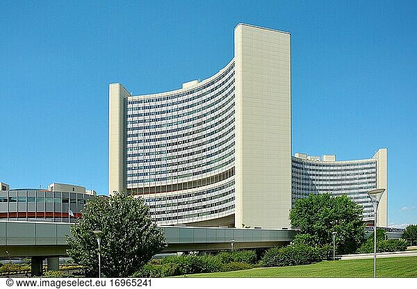 Das Vienna International Centre VIC ist ein Gebäudekomplex auf dem Campus  der das Büro der Vereinten Nationen in Wien - Österreich - beherbergt.