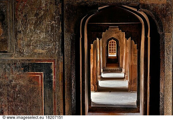 Datia-Palast (auch Satkhanda-Palast oder Purana Mahal oder der alte Palast genannt) . Datia  Bundesstaat Madhya Pradesh  Indien  Asien