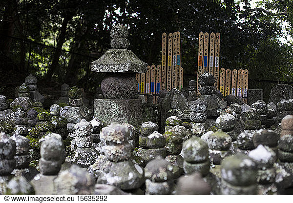 Dekorative Figuren in einem Tempel in Tokio  Japan