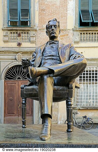 Denkmal  Komponist  Giacomo Puccini  Piazza Cittadella  Lucca  Toskana  Italien  Europa