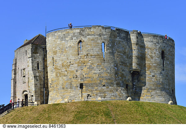 Der Clifford's Tower,  Bergfried des York Castle,  York,  North Yorkshire,  England,  Großbritannien
