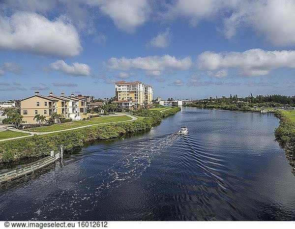 Der Gulf Intercoastal Waterway in der Golfküstenstadt Venice in Florida in den Vereinigten Staaten.