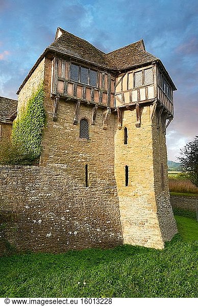 Der in den 1280er Jahren errichtete Nordturm aus Fachwerk  das schönste befestigte mittelalterliche Herrenhaus Englands  Stokesay Castle  Shropshire  England.