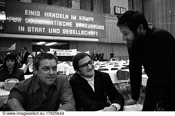 Der 1. Parteitag der mit SED-Unterstützung in der Bundesrepublik wieder zugelassenen kommunistischen Partei DKP fand am 12. -13. 4. 1969 in der Grugahalle in Essen statt. Carlo Schellemann g. l  Deutschland  Europa
