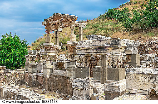 Der Trajansbrunnen in Ephesus  Türkei