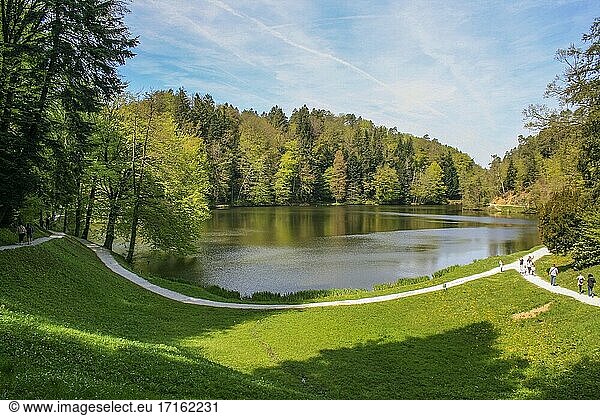 Der Trakoscan-See liegt im Norden Kroatiens (in der Gespanschaft Vara?din)  in der Nähe der gleichnamigen Burg.