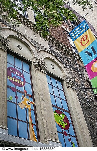 Der Vordereingang des Children's Museum of the Arts in der Lafayette Street in New York.