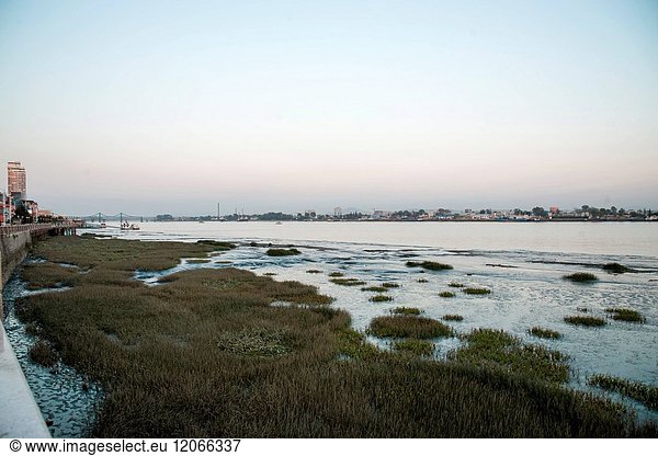Der Yalu-Fluss in Dandong Provinz Liaoning China